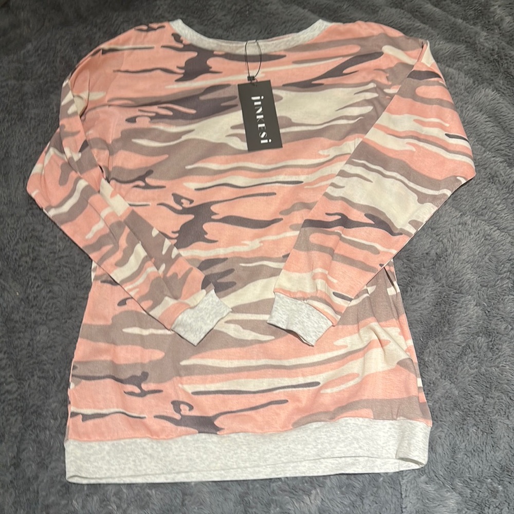 COPY - jinkesi women’s small camo long sleeve NWT